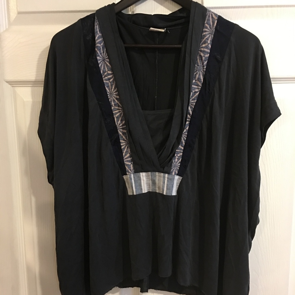 Navy Akemi & Kin Blouse w/ Raw Edge Hem Sz S